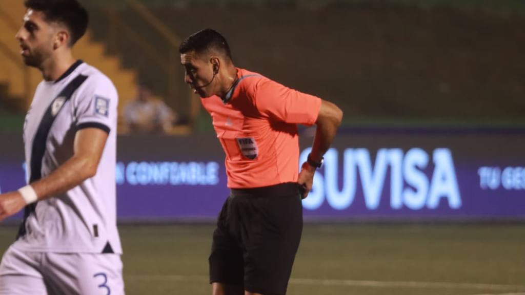 Partido entre Guatemala y El Salvador por las Eliminatorias Mundialistas | Alex Meoño