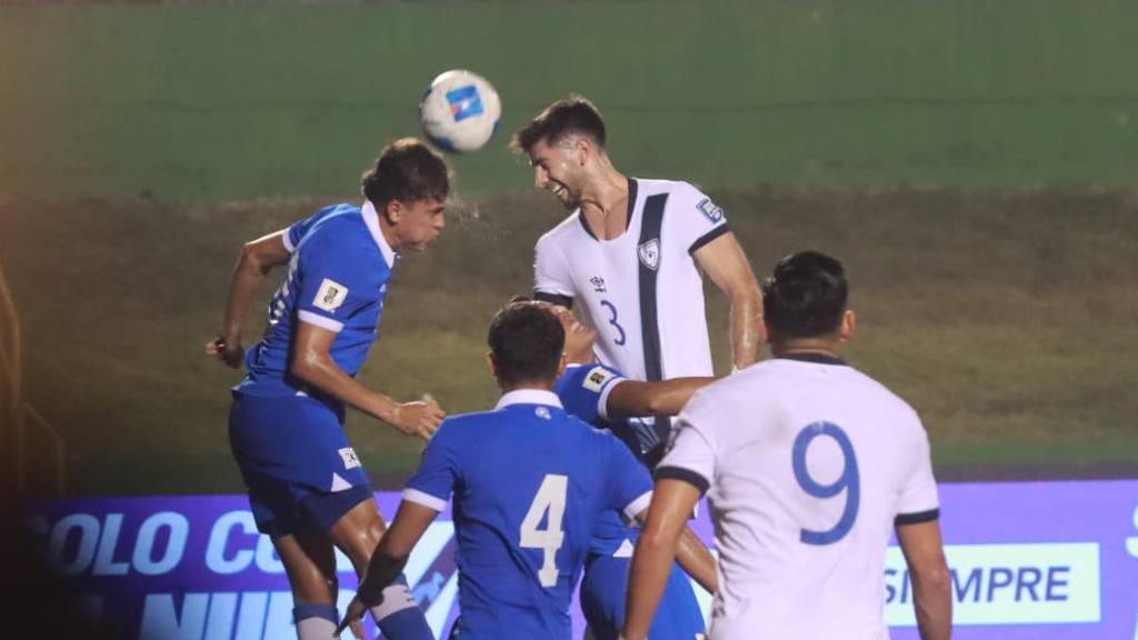 Partido entre Guatemala y El Salvador por las Eliminatorias Mundialistas | Alex Meoño