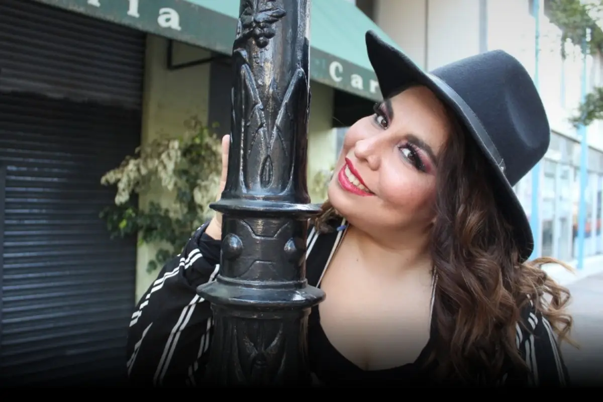 Mohny Kallhas, Instagram