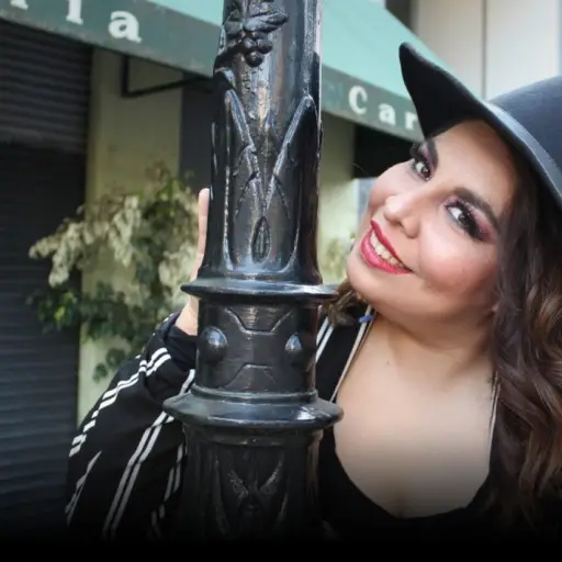 Mohny Kallhas ,Instagram