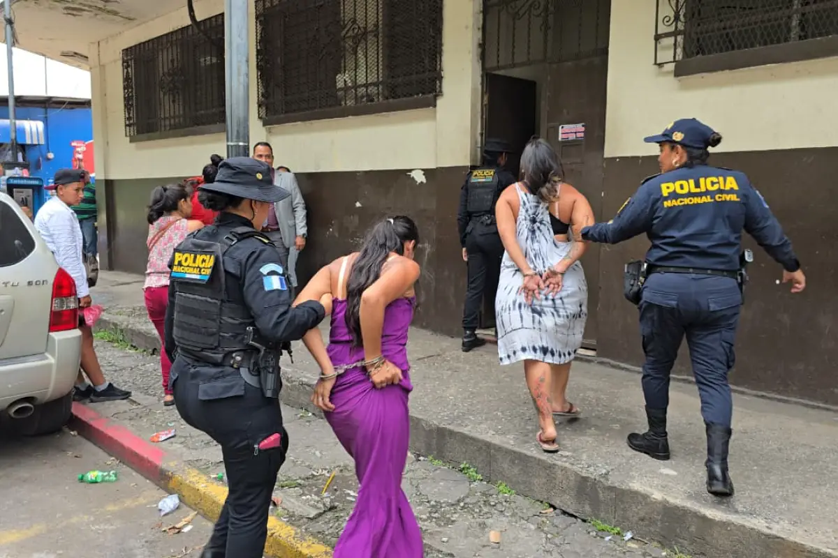 Las mujeres fueron trasladadas ante el juzgado corerspondiente., PNC
