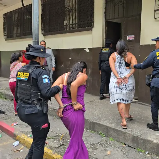 Las mujeres fueron trasladadas ante el juzgado corerspondiente. ,PNC