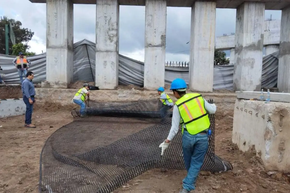 Construcción del paso a desnivel en calzada Roosevelt., CIV