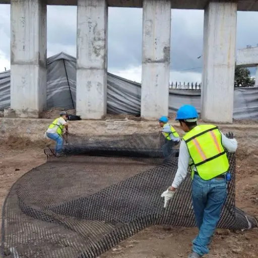 Construcción del paso a desnivel en calzada Roosevelt. ,CIV