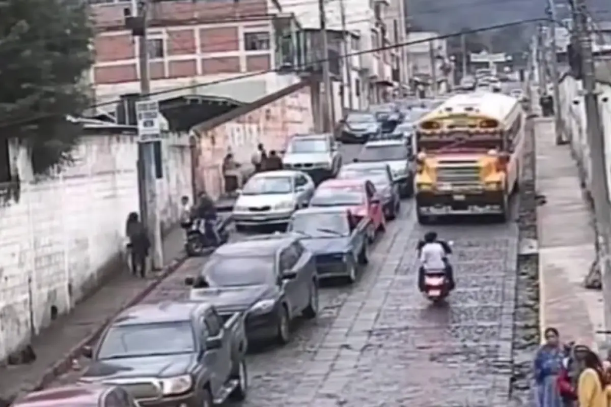 Accidente de bus en Xela. , Captura de pantalla video Facebook.