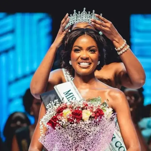 Déborah Djema ,Instagram