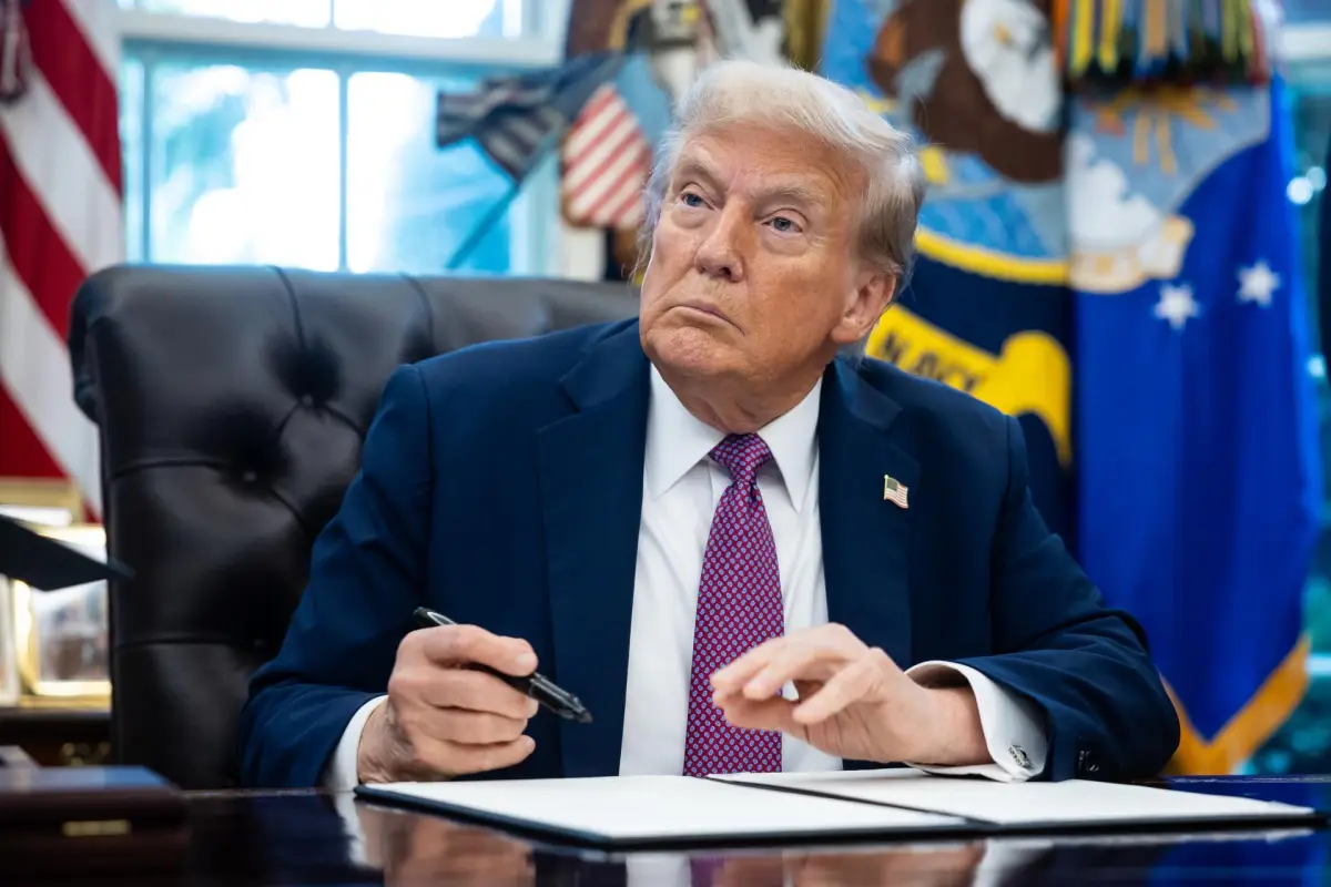 Donald Trump en la Oficina Oval, EFE