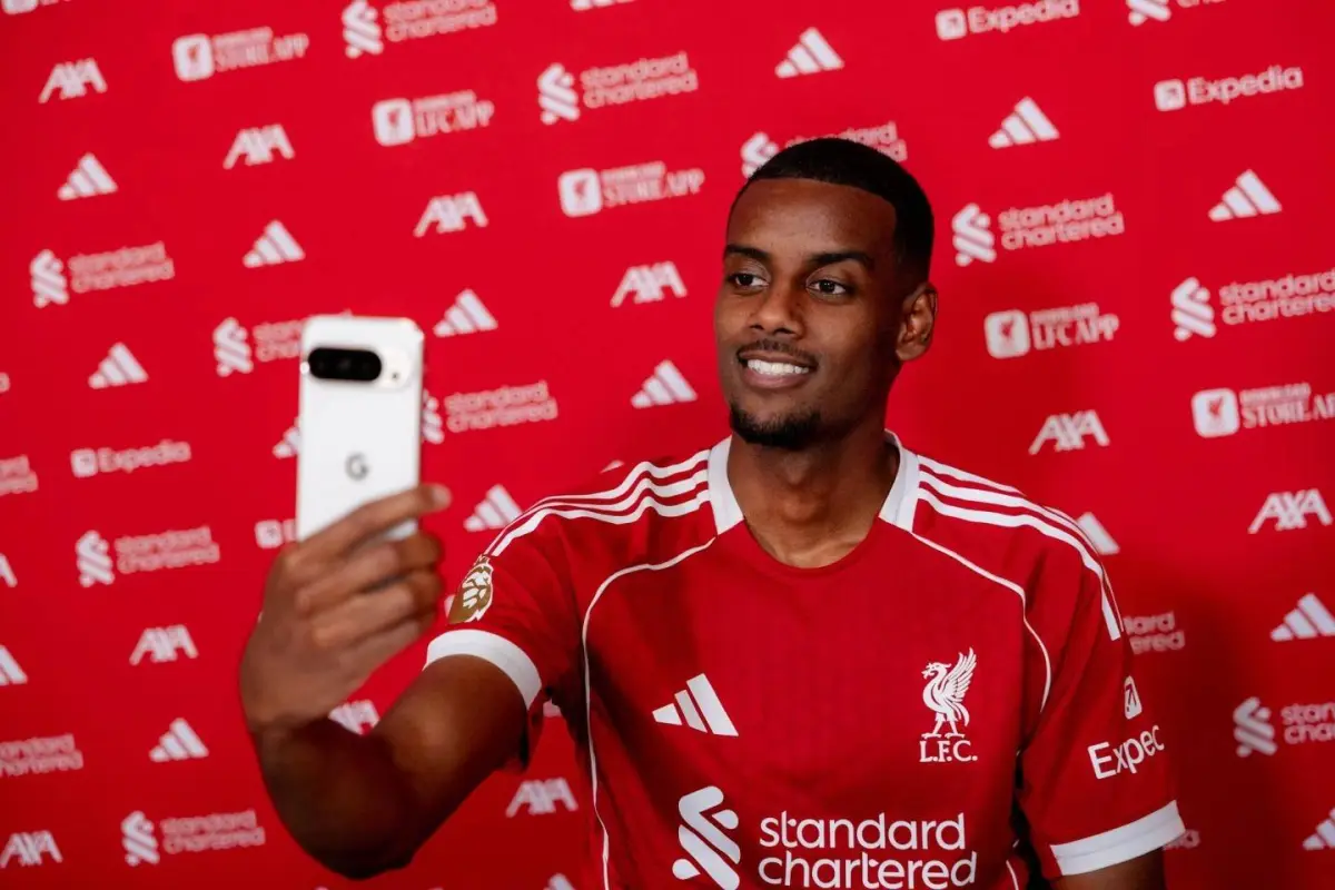 Alexander Isak se convierte en el fichaje más caro en la historia de la Premier League - Liverpool FC