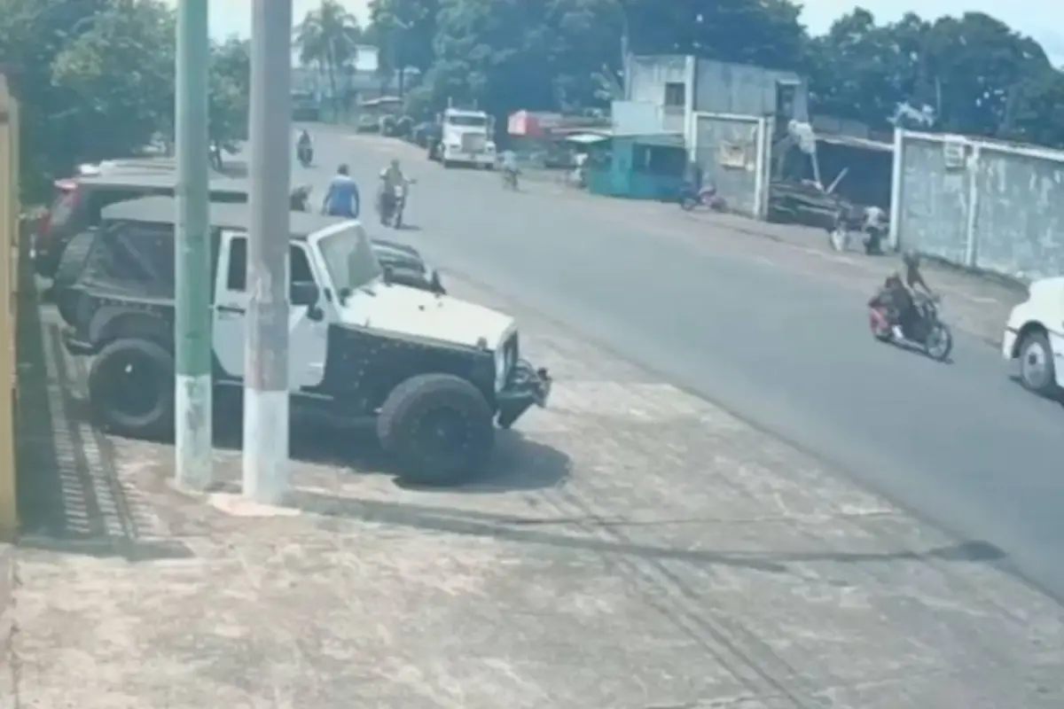 Motorista muere en Escuintla , Captura de pantalla video Facebook.