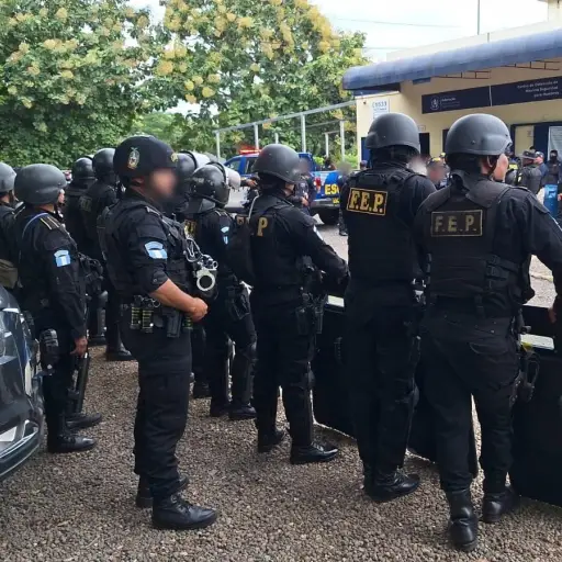 Equipos de la PNC y del Sistema Penitenciario mantienen presencia en la cárcel Renovación 1. ,PNC