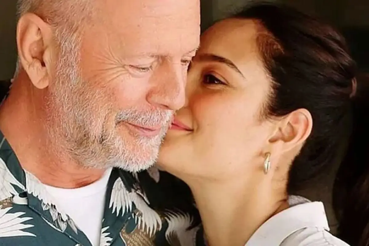 Bruce Willis, Redes sociales