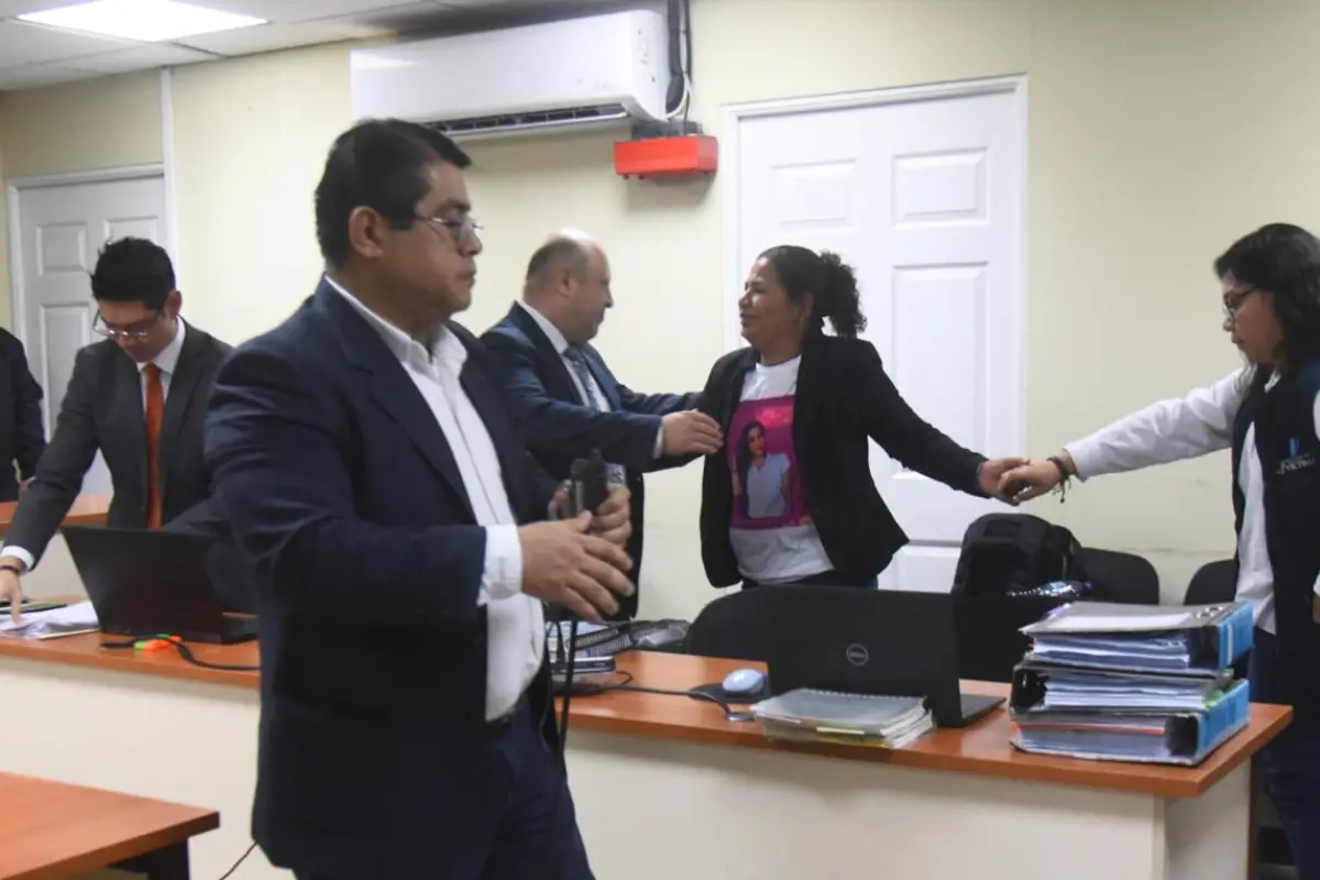 Anabella Chacón, madre de Melisa Palacios, tras escuchar el fallo del Juzgado de Mayor Riesgo C donde se envió a juicio por asesinato a los dos sospechosos del crimen de su hija., Omar Solís/Emisoras Unidas