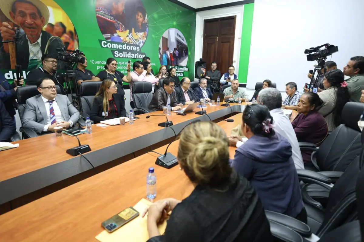 Citación de diputados de la UNE., Foto Congreso