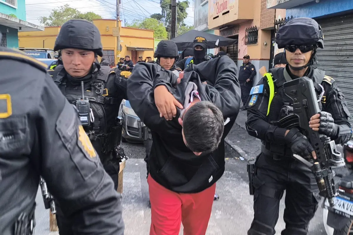Más de 30 personas fueron capturadas en el marco del operativo., PNC