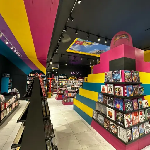 Librería Kitapenas ,Cortesía