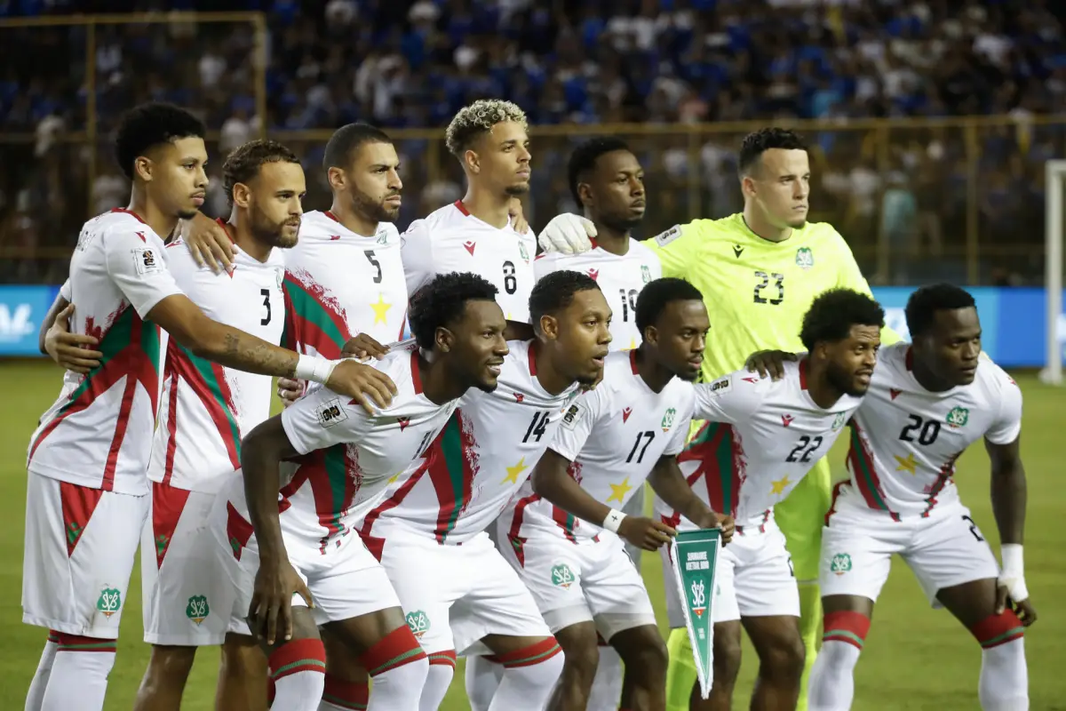 Surinam denuncia racismo en el Estadio Cuscatlán de El Salvador - EFE