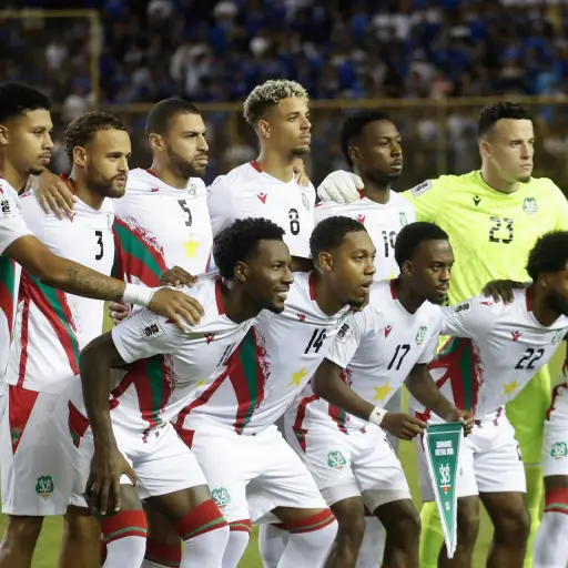 Surinam denuncia racismo en el Estadio Cuscatlán de El Salvador - EFE