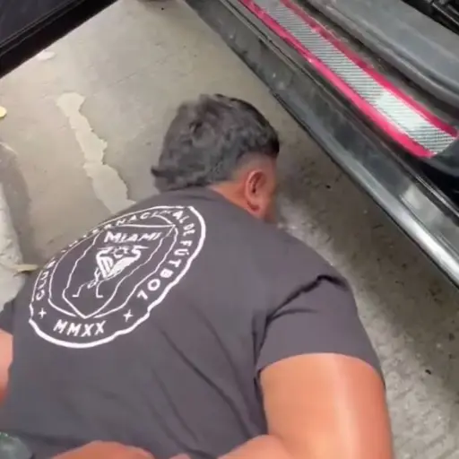 Presunto estafador detenido en zona 9. ,Captura de pantalla video Facebook.