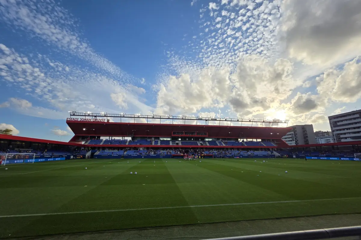Estadio Johan Cruyff - Luke Rand