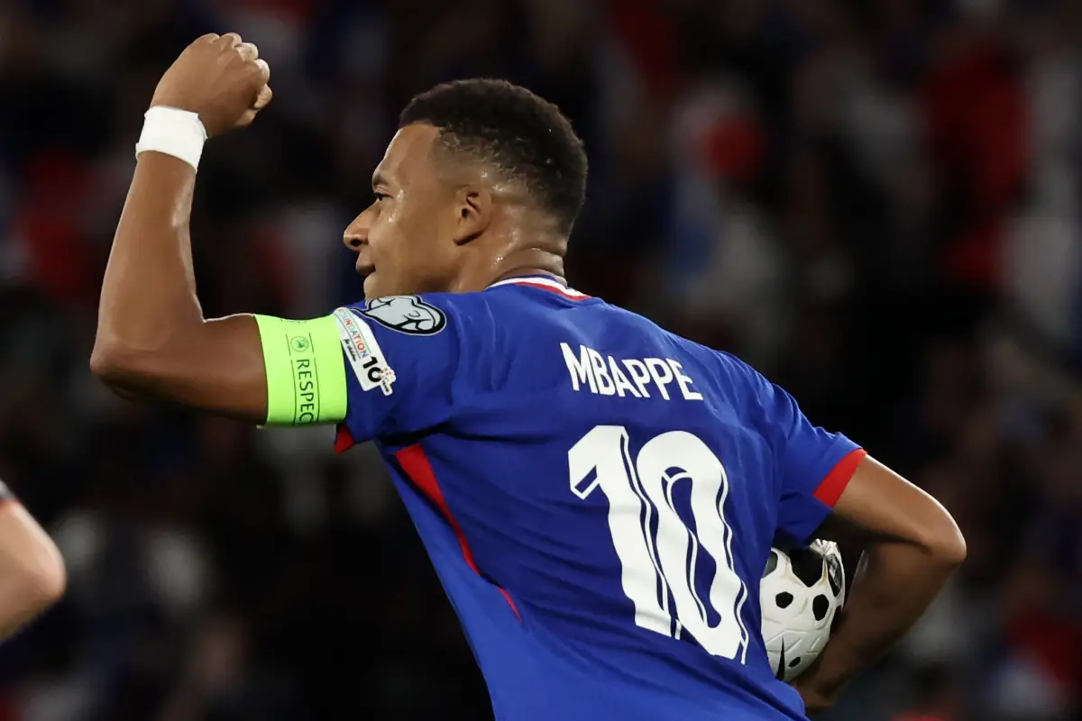 Kylian Mbappé ayuda a la remontada francesa 