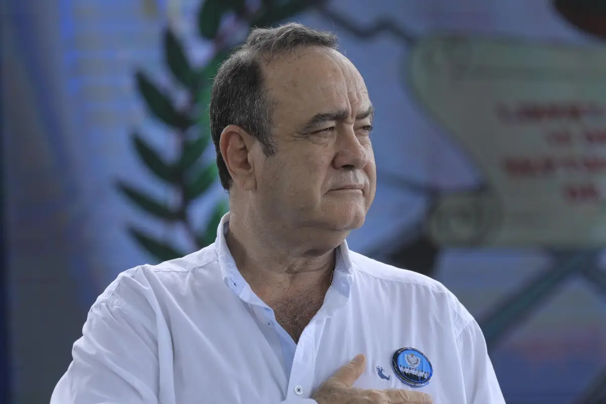 Alejandro Giammattei, Facebook Alejandro Giammattie