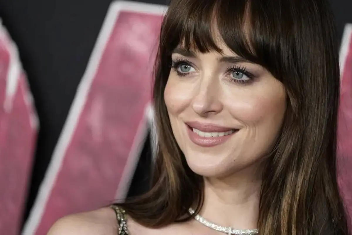 Dakota Johnson, Instagram