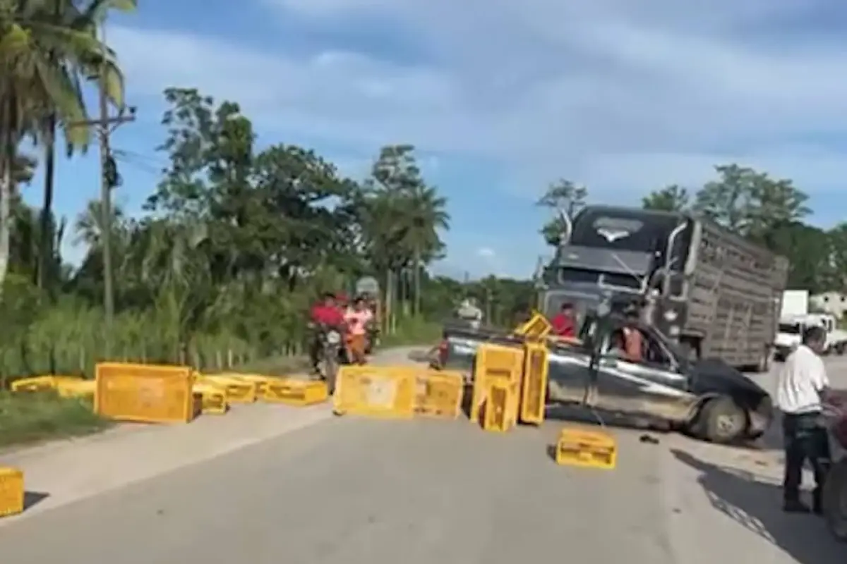 Video evidencia imprudencia de conductor de picop. , Captura de pantalla video Facebook.