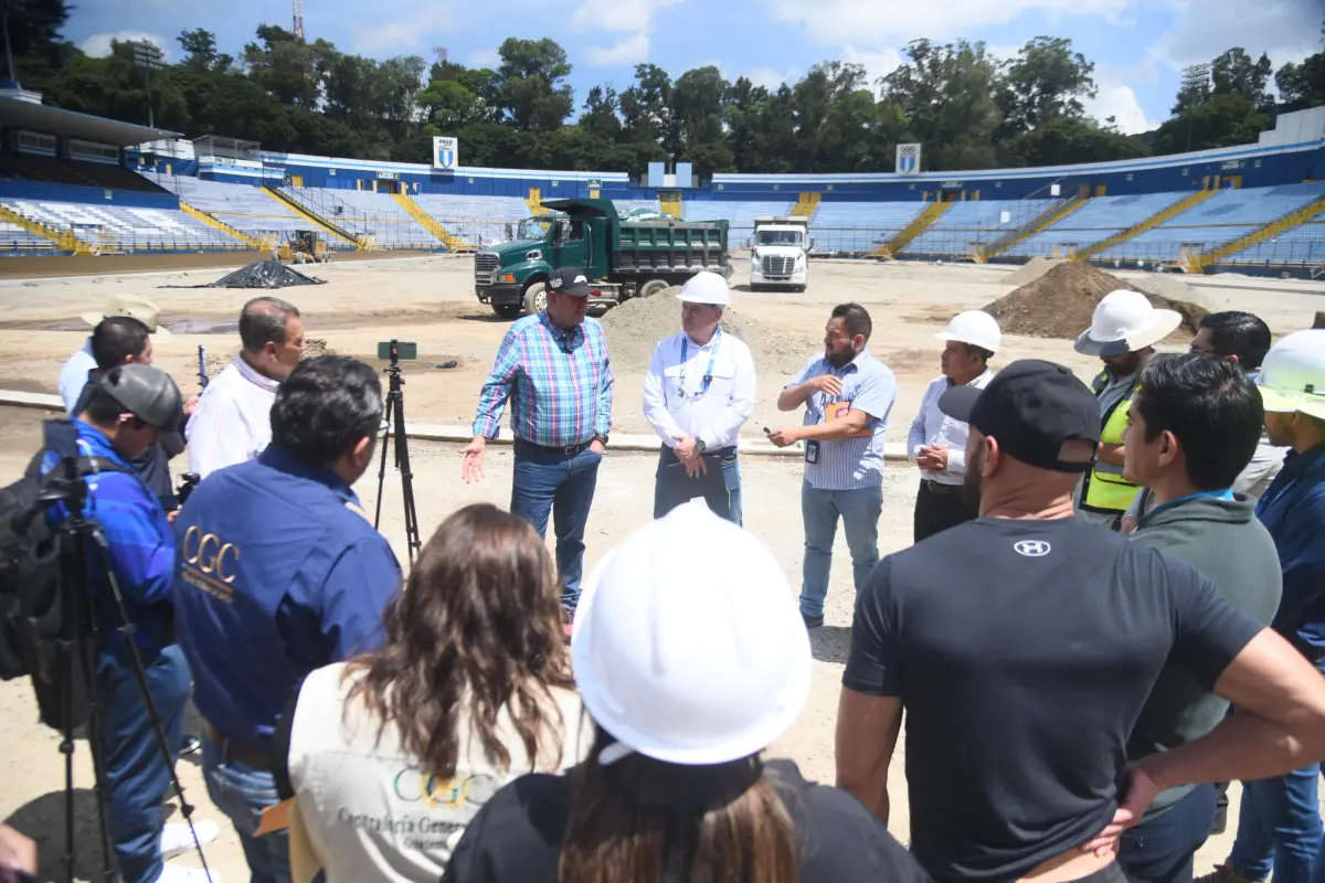 Diputado Orlando Blanco estuvo inspeccionando los trabajos en el estadio Nacional Doroteo Guamuch Flores 