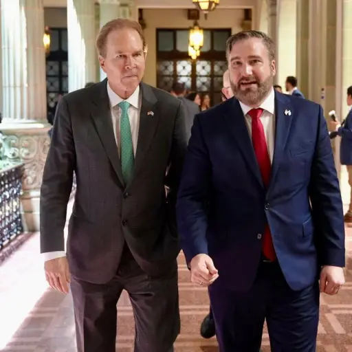 El Congresista Vern Buchanan Embajador, junto a Tobin Bradley, Embajador de los Estados Unidos en Guatemala. ,Foto Embajada de los Estados Unidos en Guatemala