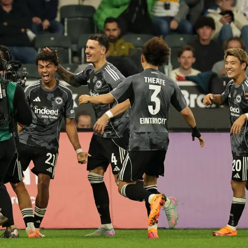 Mönchengladbach y Frankfurt firman uno de los partidos del año - EFE
