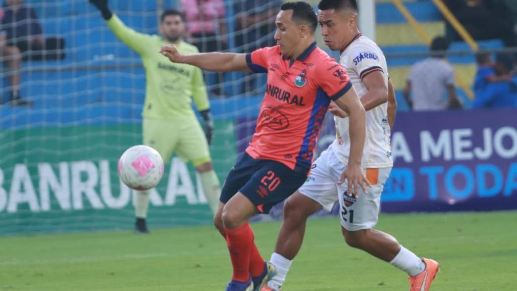 Partido entre Municipal y Achuapa por la jornada 12 del Apertura 2025 | Alex Meoño