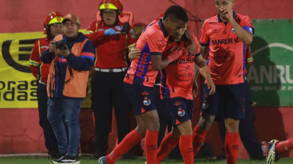 Celebración de Yasnier Matos | Alex Meoño