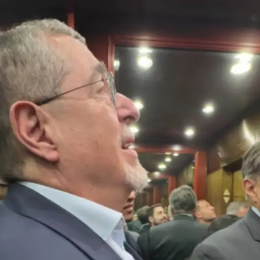  Presidente Arévalo comparte video tras quedar atrapado en elevador. ,Captura de pantalla video Instagram.