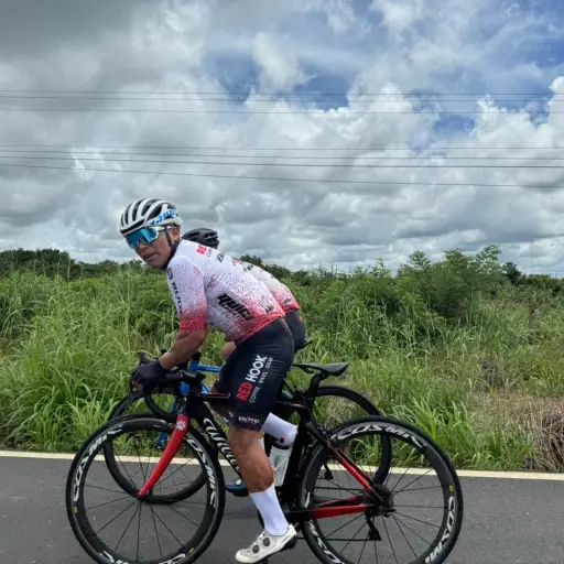 Atropellan al ciclista guatemalteco Josué Canastuj, en Tecpán - FB Josué Canastuj