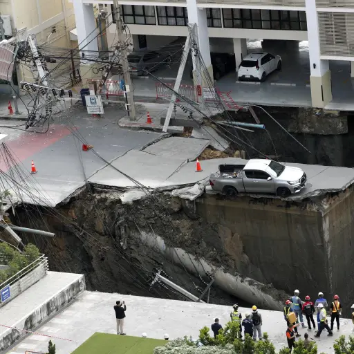 Socavón en Bangkok, Tailandia ,EFE