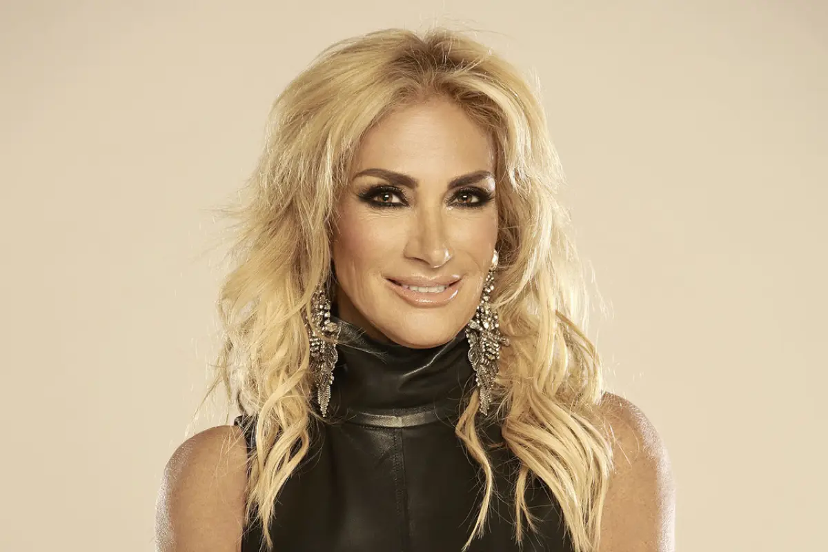 Adela Micha, Instagram