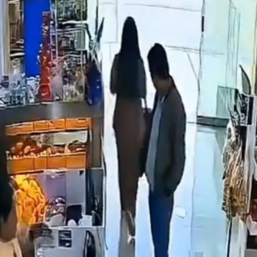 Funcionario público insultando de manera racista.  ,Captura de pantalla video X.