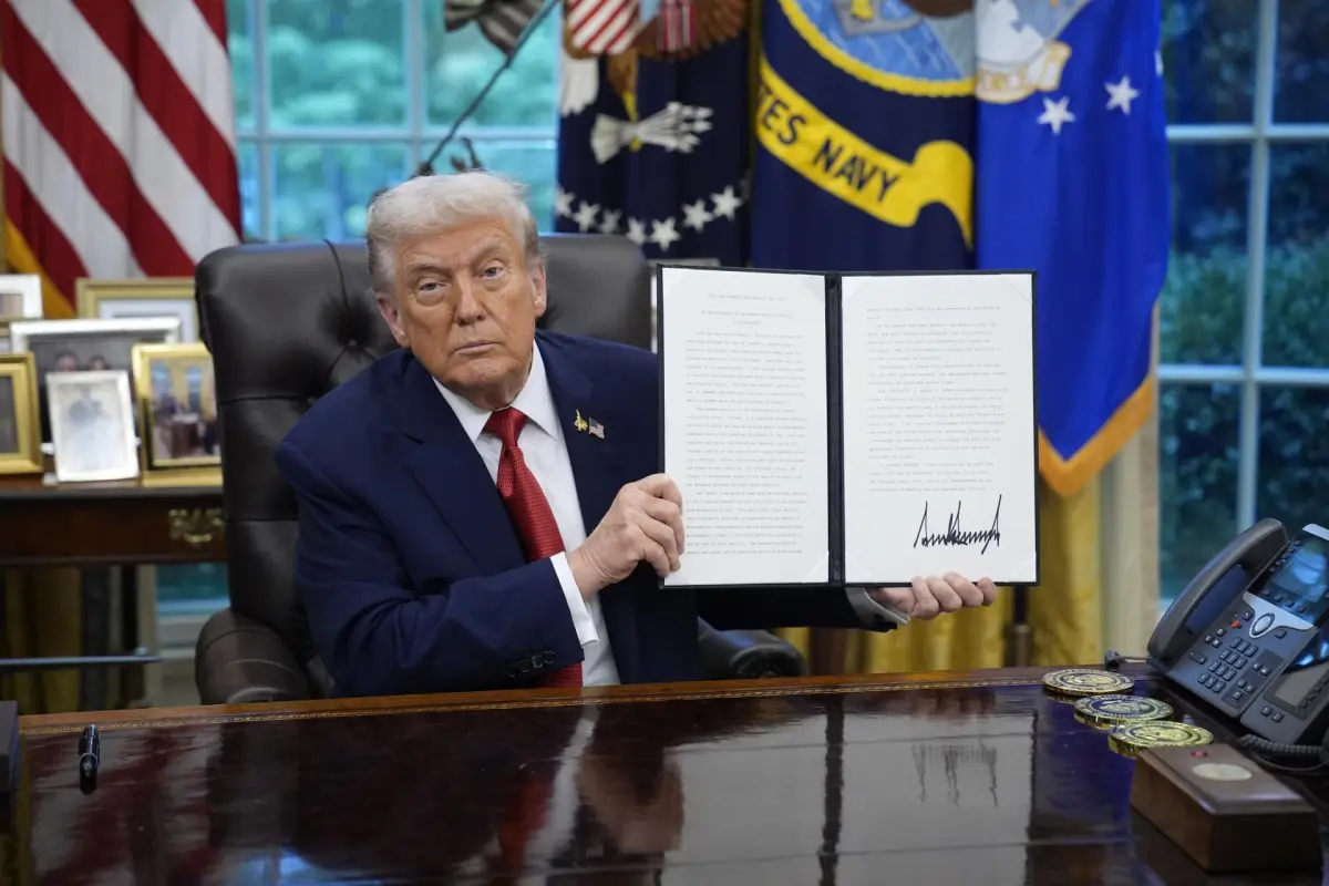 Trump firma orden ejecutiva para el funcionamiento de TikTok en EE. UU., EFE
