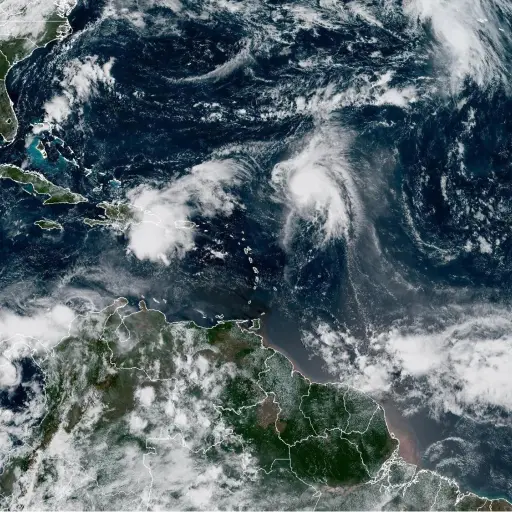 Tormenta Humberto se fortalece en el Atlántico ,EFE