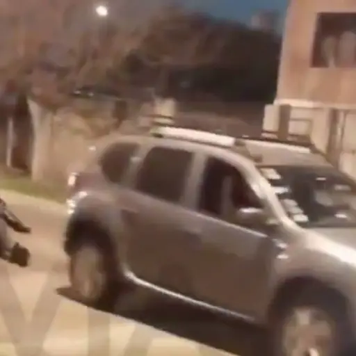 Presunto ladrón es capturado y arrastrado por las calles. ,Captura de pantalla video X.