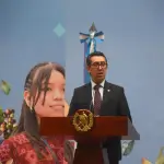 El ministro de Finanzas, Jonathan Menkos, durante la conferencia \