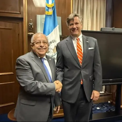 El canciller guatemalteco, Carlos Martínez, se reunió con el subsecretario ChrisLandau. ,Minex