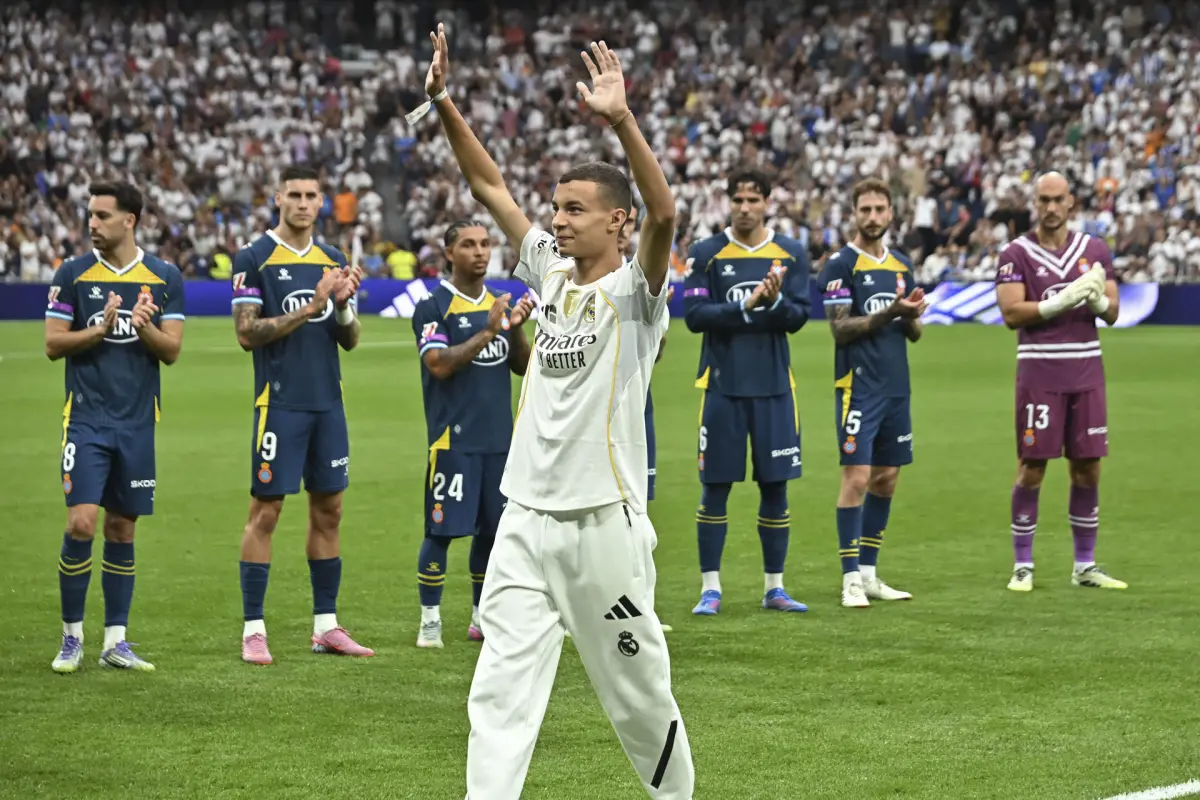 Real Madrid homenajeó a Abderrahim Ouhida - EFE