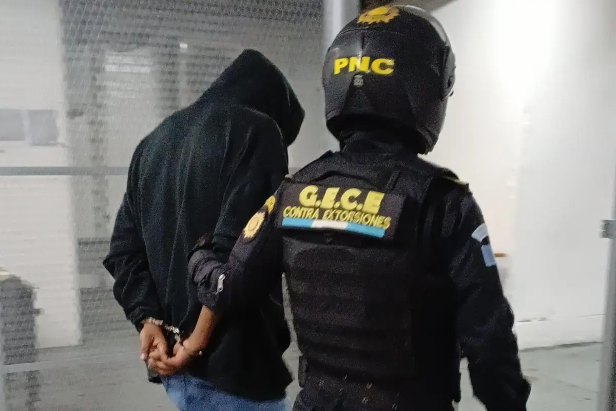 Además, la PNC reportó dos capturas por el delito de obstrucción extorsiva del tránsito., PNC de Guatemala.