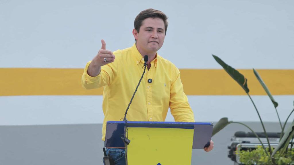 Inauguran piscina en polideportivo de Santa Catarina Pinula | Álex Meoño