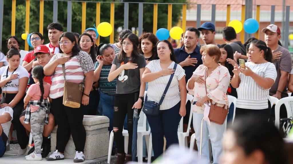 Inauguran piscina en polideportivo de Santa Catarina Pinula | Álex Meoño