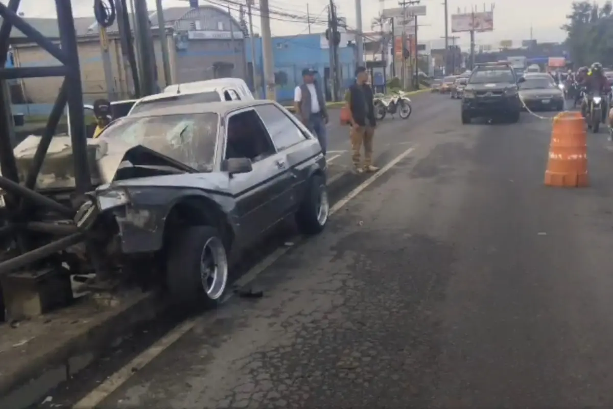 Fiscales del MP trabajan para identificar a la víctima mortal del accidente., PMT de Villa Nueva.