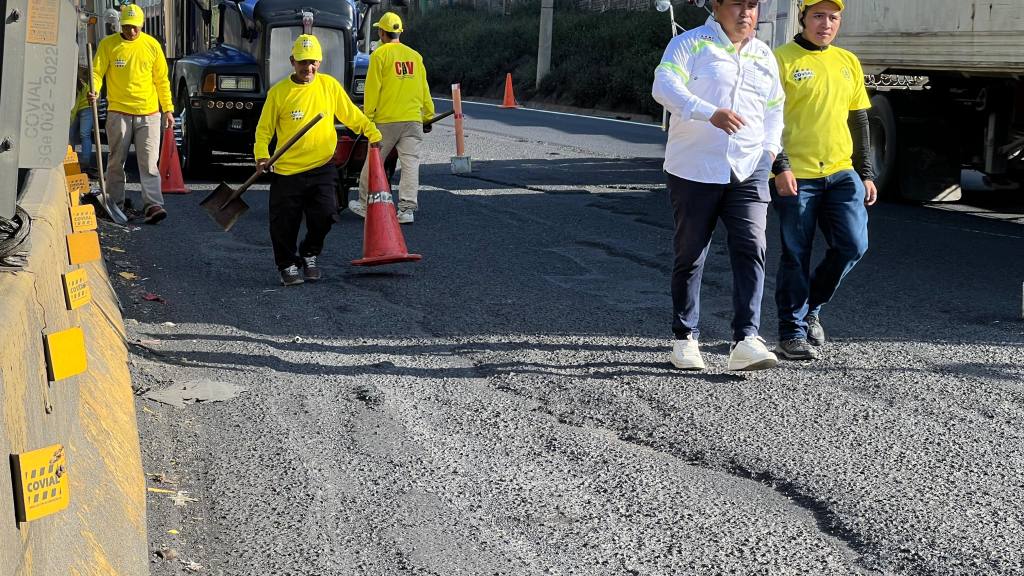 Realizan reparaciones viales en km.23.5 de ruta al Pacífico | Cortesía Dalia Santos