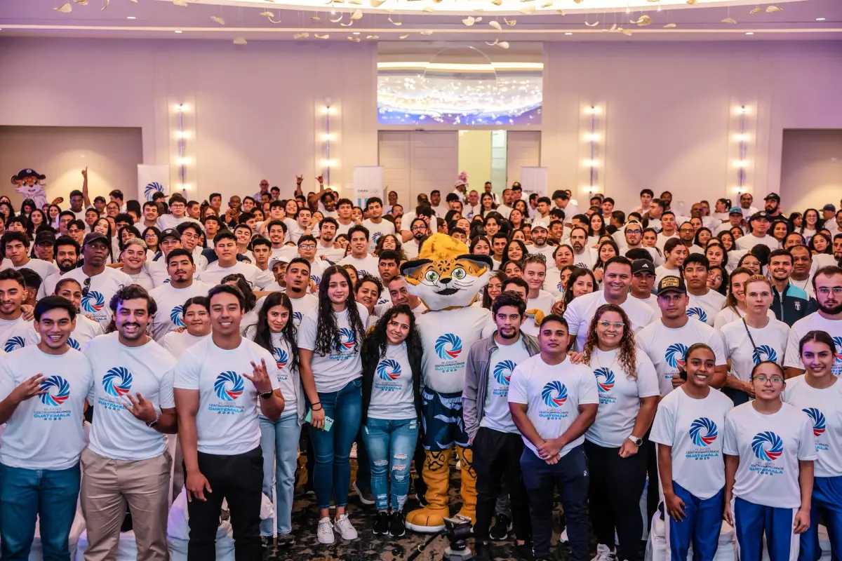 Atletas guatemaltecos en programa que trata el tema de la mentalidad 