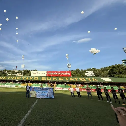 Plantel de Deportivo Guastatoya se despide de su vicepresidente Norman Orellana 